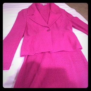 Beautiful St John Knits skirt suit EUC 6